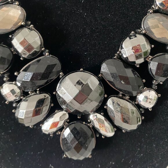 Black and Grey Gemstone  20" Necklace with Wrap beaded Bracelet - Picture 3 of 5